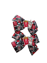Cargar imagen en el visor de la galería, Chick Fill A piggy tails set/paresitos /