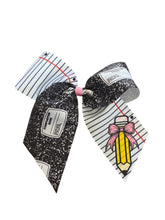 Cargar imagen en el visor de la galería, Back to school cheer bow / moños /composition notebook