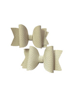 Load image into Gallery viewer, White piggy tails set/paresitos /