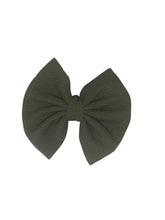 Load image into Gallery viewer, Olive green solid color baby headwrap/ headband/clip bow