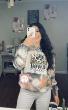 Load image into Gallery viewer, Crewneck sweatshirt howdy fall/retro fall/ sweater/sueter/cow print pumpkin/cowhide