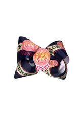 Cargar imagen en el visor de la galería, Versace boujee Hair bow / moños