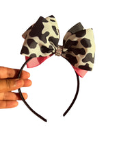 Load image into Gallery viewer, Cow print headband bow / Diadema