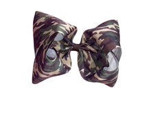 Cargar imagen en el visor de la galería, Camouflage camo hair bow