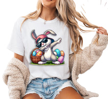 Cargar imagen en el visor de la galería, Easter Bunny Shirt / hunting eggs