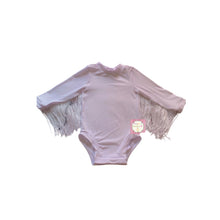 Cargar imagen en el visor de la galería, White fringe leotard/ leotardo/western - Elianna's Bowtique