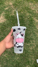 Cargar imagen en el visor de la galería, Cow platic cup / vasos/vaca