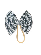 Cargar imagen en el visor de la galería, White Boujee headwrap/ clip bow/ headwraps/ - Elianna's Bowtique