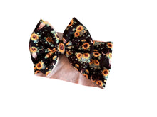 Cargar imagen en el visor de la galería, Bull Skull sunflower headwrap/ headband /toro /girasoles