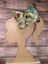 Cargar imagen en el visor de la galería, Cowgirl hat/sunflower Hair bow /