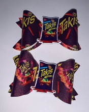 Cargar imagen en el visor de la galería, Takis fuego piggy tails Set bows/pares/vinyl/chongitos