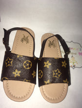 Load image into Gallery viewer, Girls sandals/chanclas para niñas - Elianna&#39;s Bowtique