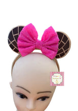 Cargar imagen en el visor de la galería, Concha headband Ears /Minnie Mouse ears