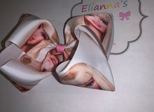 Cargar imagen en el visor de la galería, Barbie Doll hair bow