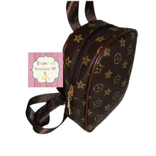 Load image into Gallery viewer, Brown meduim backpack /bag/mochila/boys/girls/purse