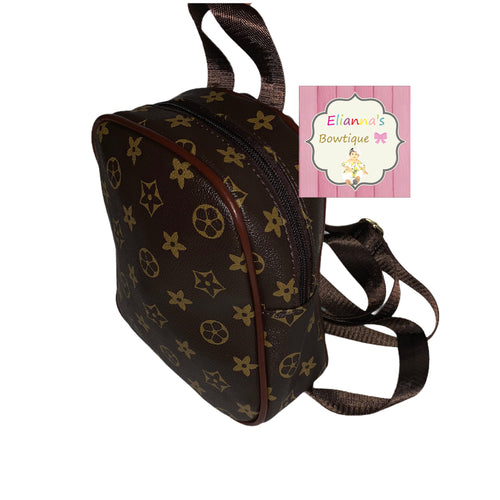 Brown meduim backpack /bag/mochila/boys/girls/purse