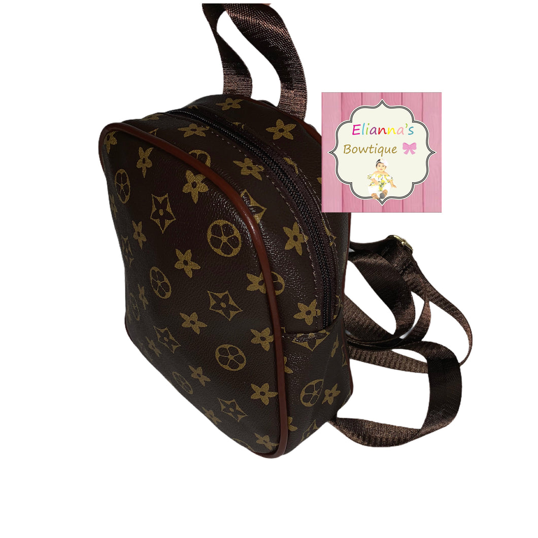 Brown meduim backpack /bag/mochila/boys/girls/purse