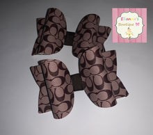 Cargar imagen en el visor de la galería, Coach Piggy tails Set bows/pares/vinyl/chongitos