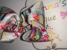 Load image into Gallery viewer, Atrapa sueños /dream catcher hair bow - Elianna&#39;s Bowtique