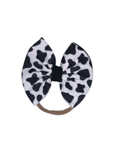 Cargar imagen en el visor de la galería, Black Cow print hair bow/clip bow/vaca/western