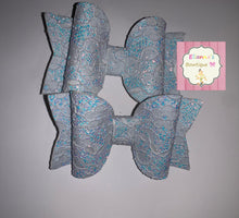 Load image into Gallery viewer, Iight blue Piggy tails Set Hair Bows/Faux Leather /paresitos/chongitos/encaje