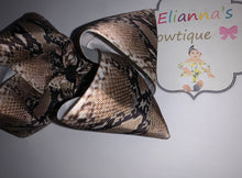 Load image into Gallery viewer, Snakeskin print Hair Bow / moño /vibora - Elianna&#39;s Bowtique